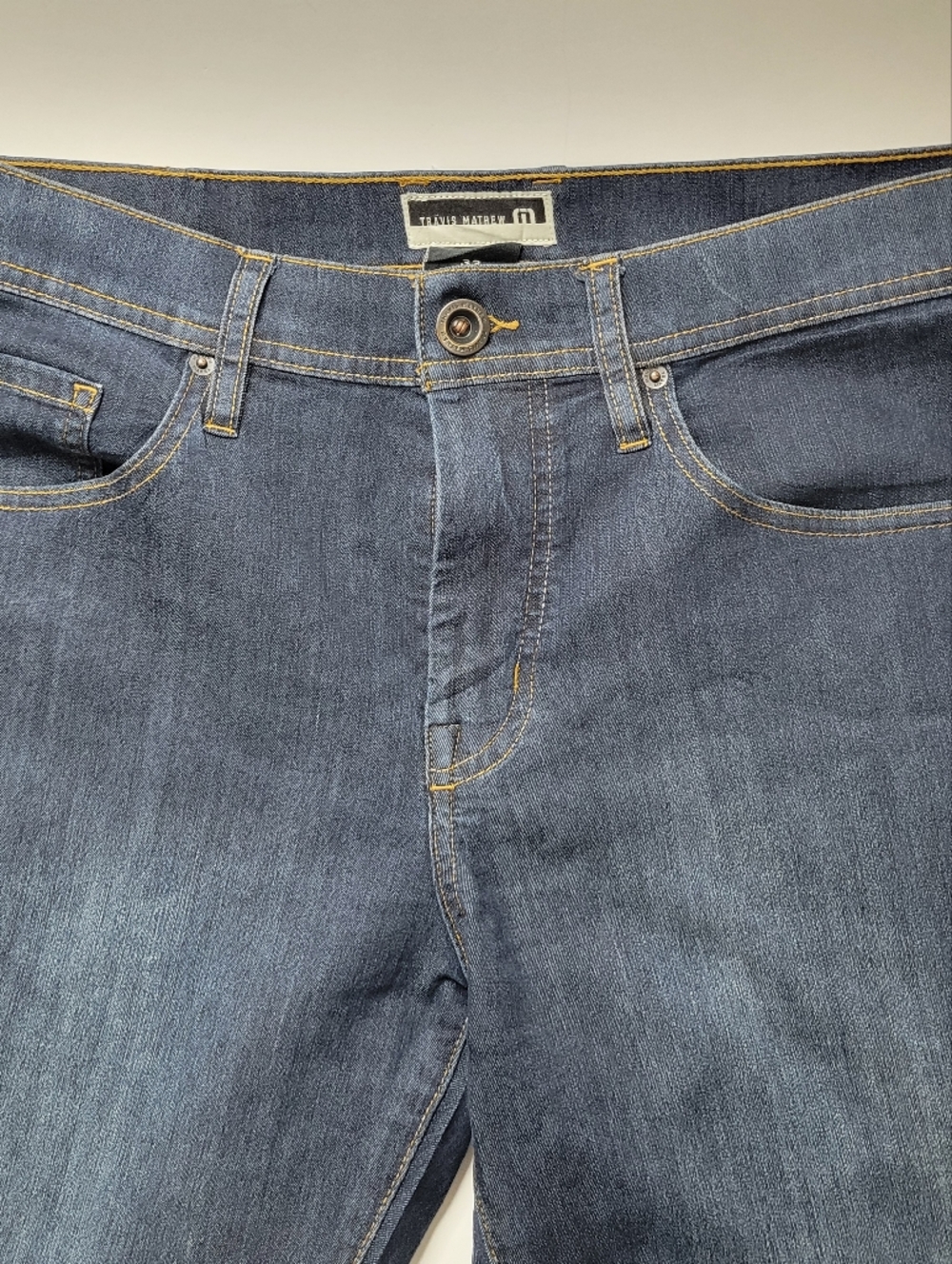 TravisMathew Men's Golf Jeans Size 33 Waist Stretch Performance 33x31